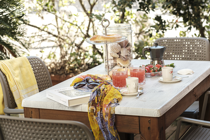 Apartment with master bedroom and a bunk bed